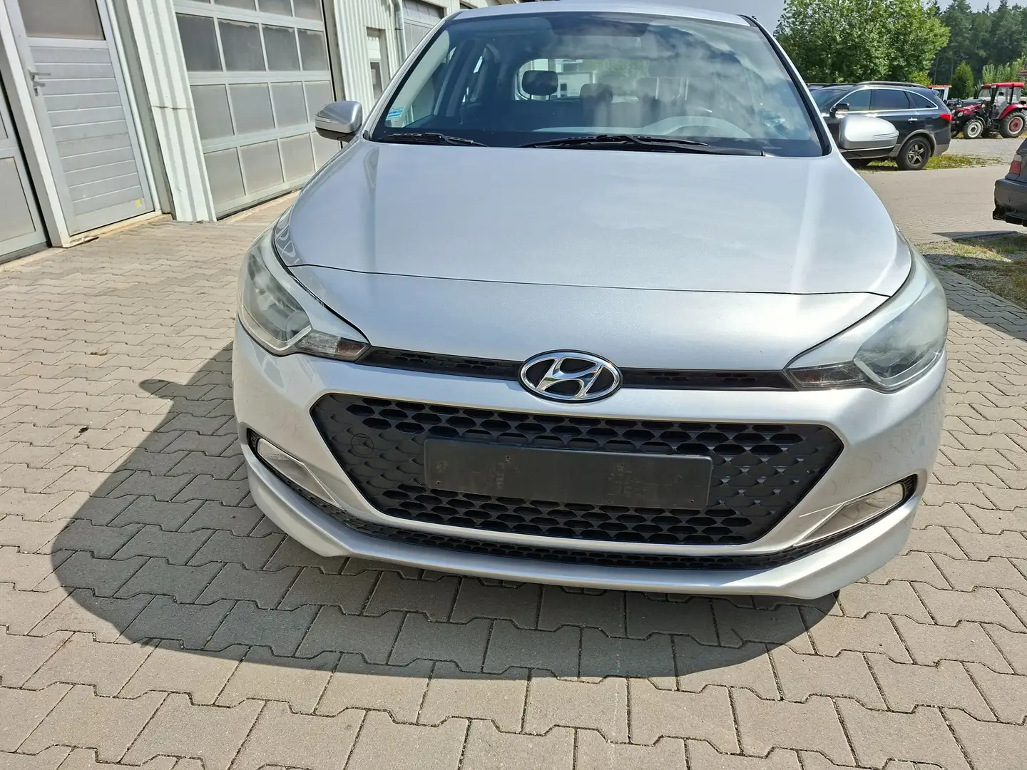 Hyundai i20 blue Classic Silber - 1