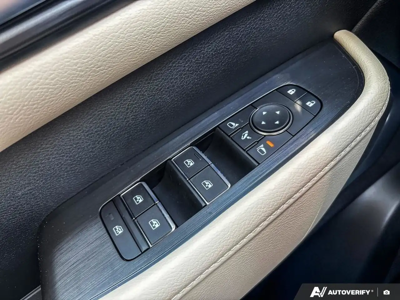Nissan Armada снимка Nissan Armada