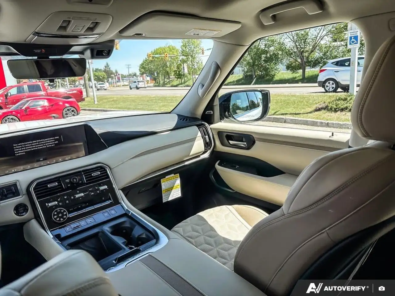 Nissan Armada снимка Nissan Armada