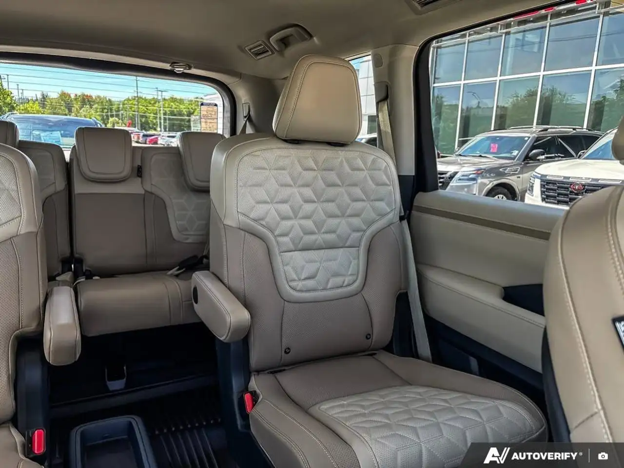 Nissan Armada снимка Nissan Armada