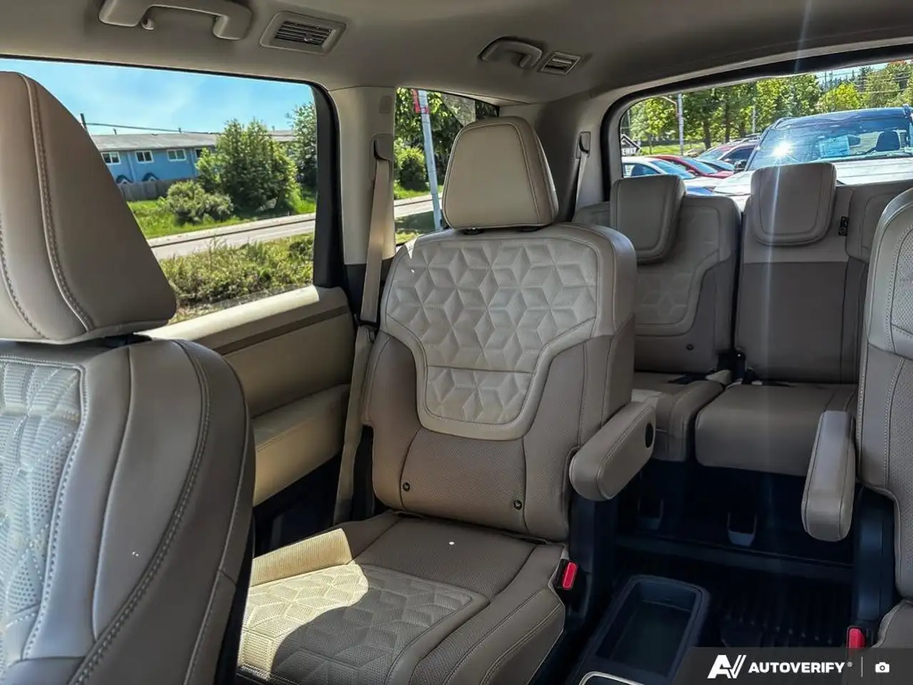 Nissan Armada снимка Nissan Armada