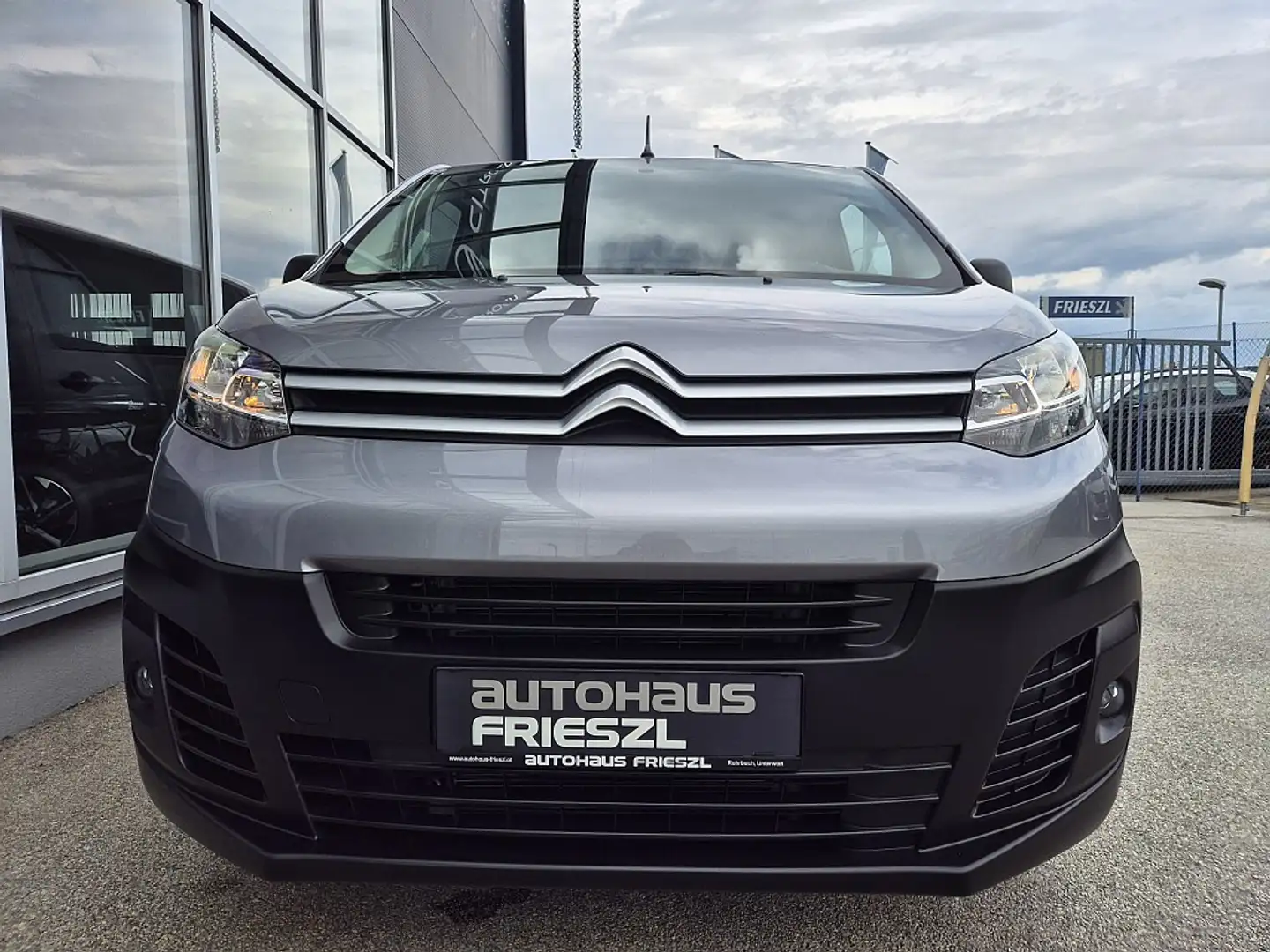 Citroen Jumpy Kombi M BlueHDi 120 S&S 6-Gang *9-Sitzer* Gris - 2