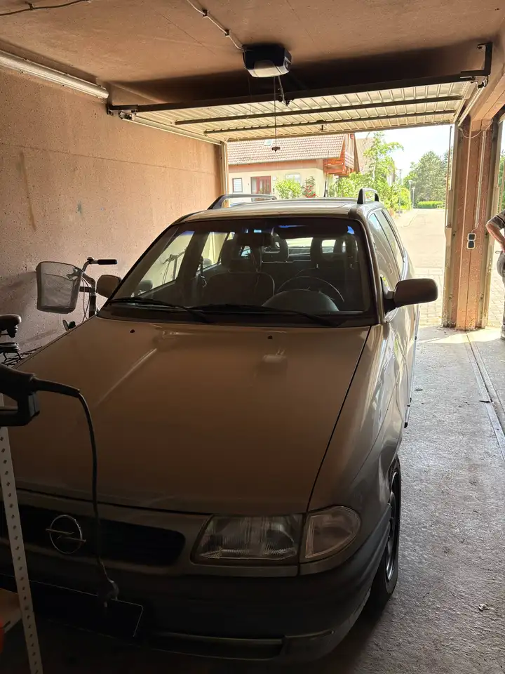 Opel Astra, foto 1
