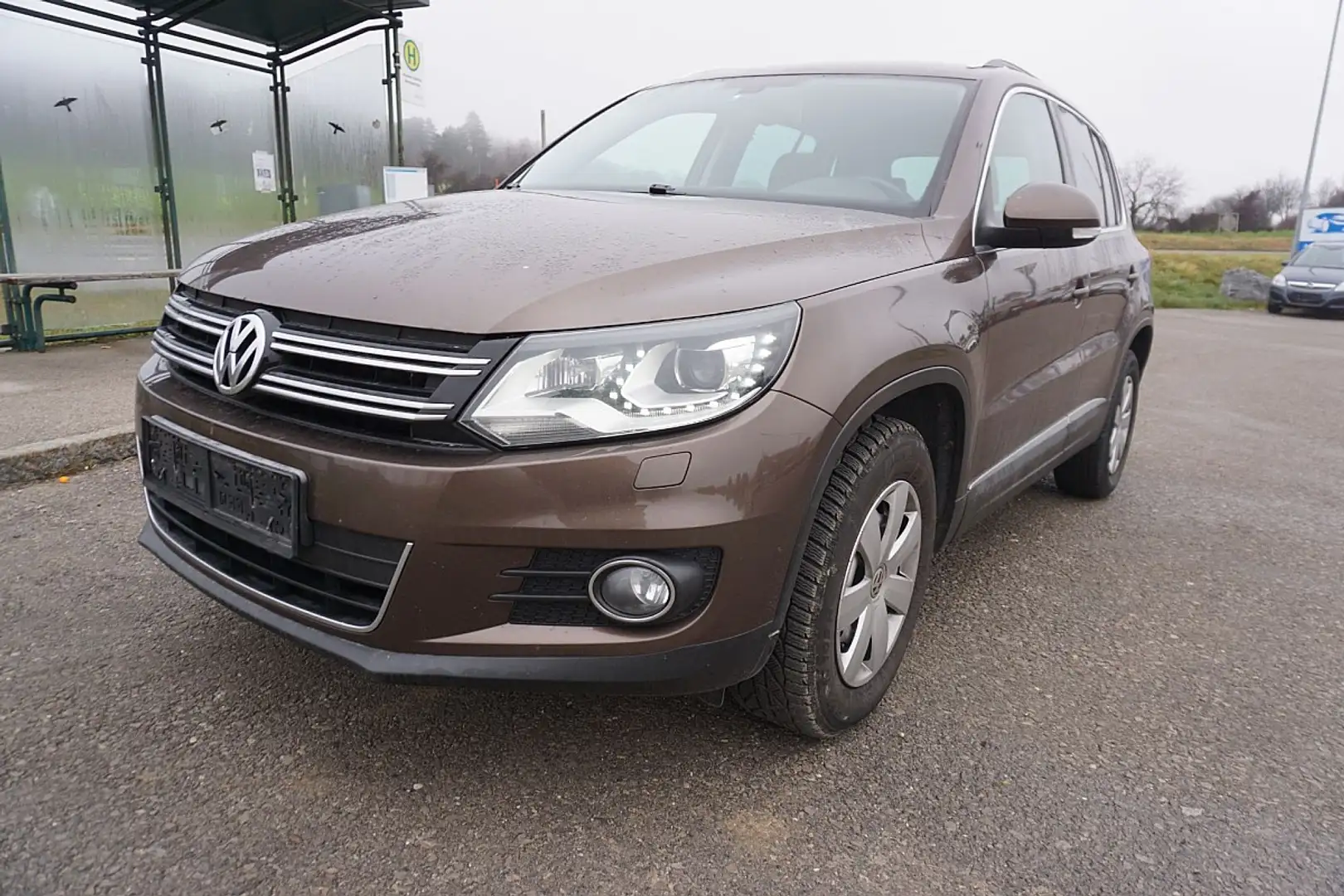 Volkswagen Tiguan 1,4 TSI Sky BMT Braun - 2