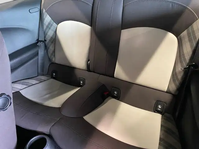 Mini Hatch view 7
