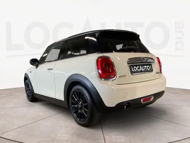 Mini Hatch view 4