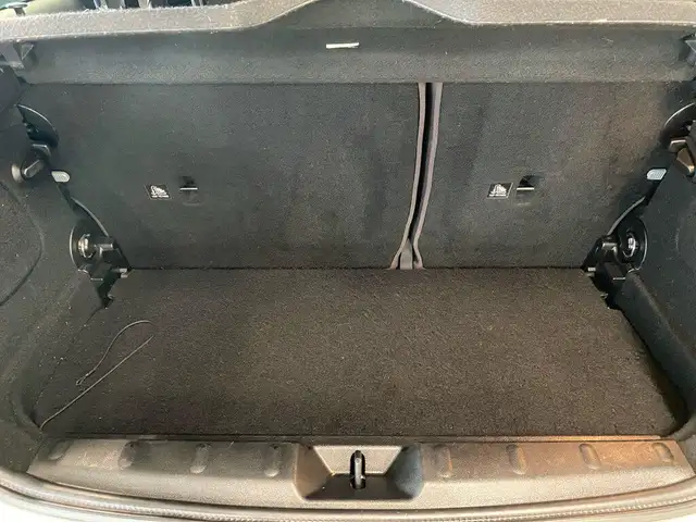 Mini Hatch view 8
