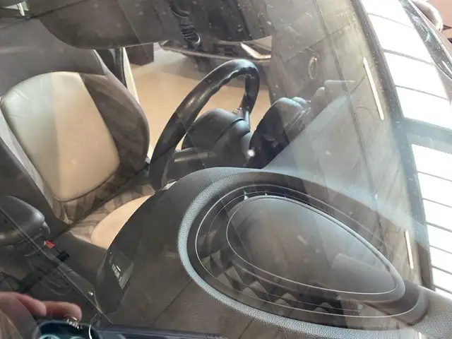 Mini Hatch view 28