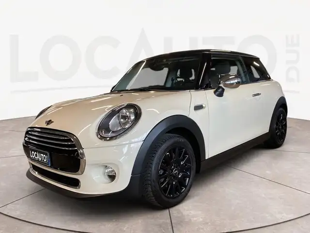 Mini Hatch view 21