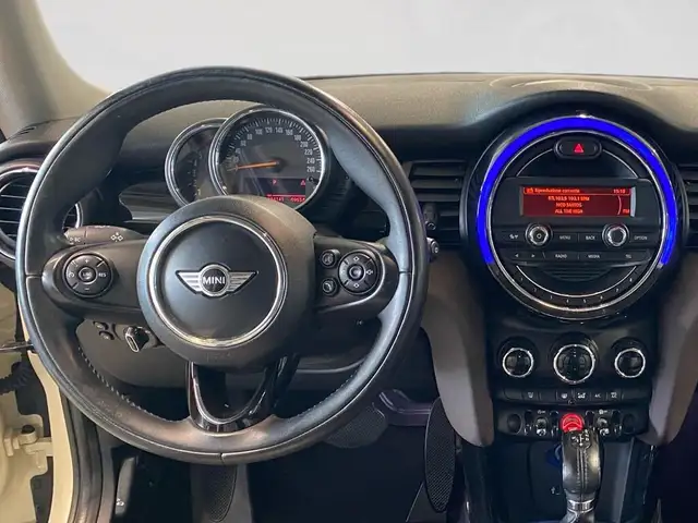 Mini Hatch view 23