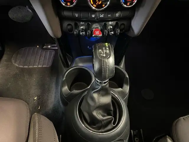 Mini Hatch view 11