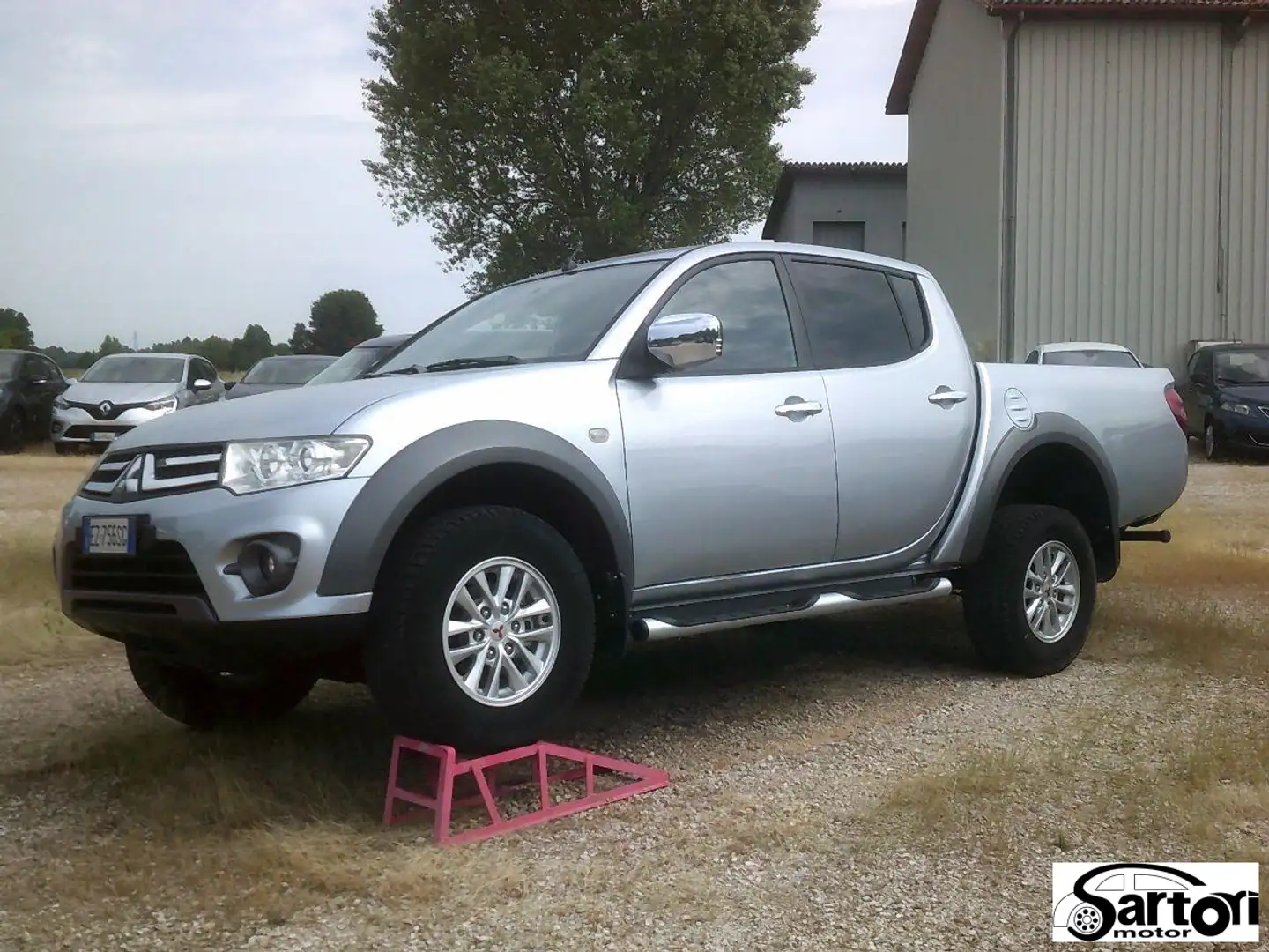 Mitsubishi L200 UNIPROPRIETARIO! Plateado - 1