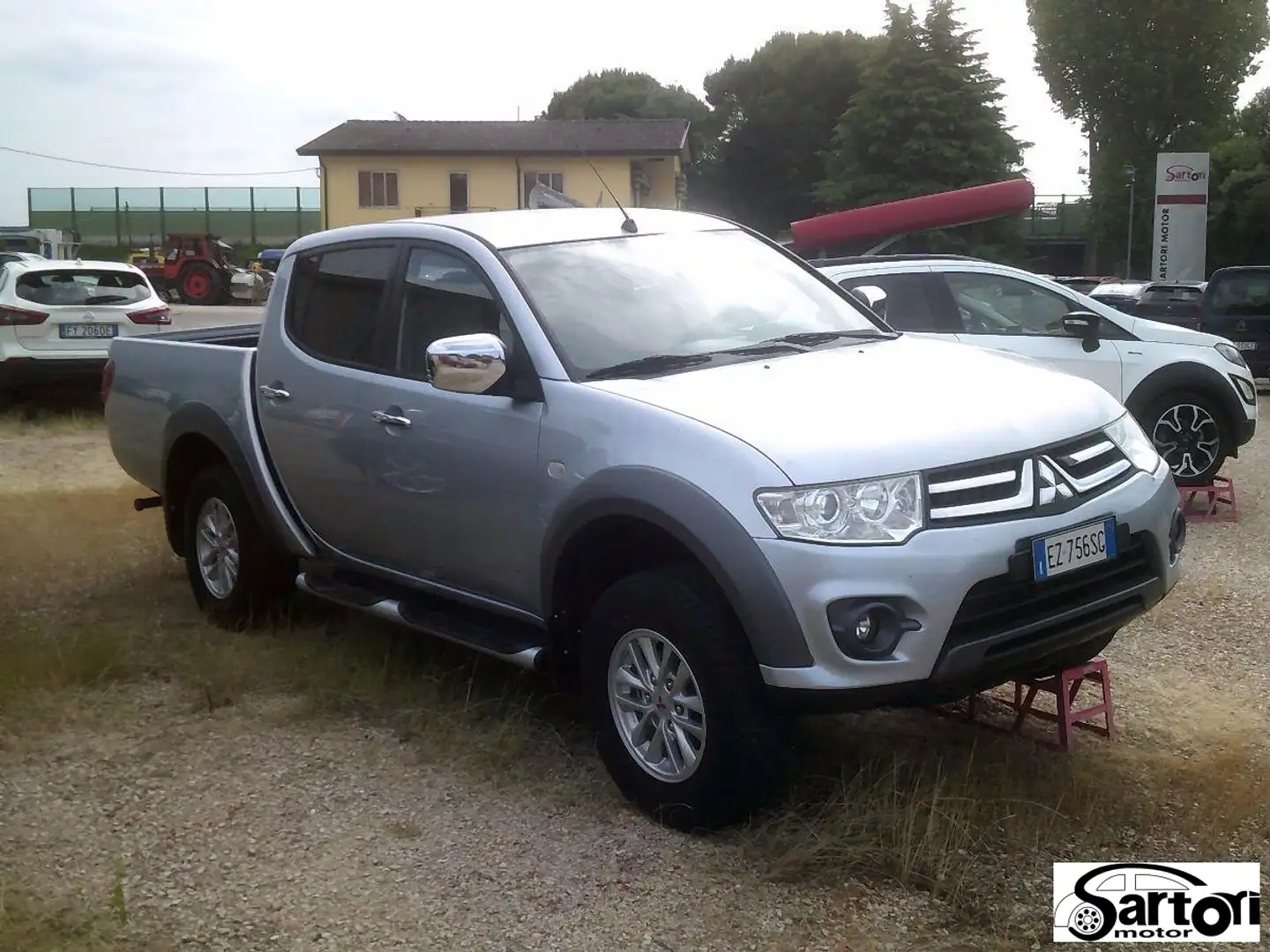 Mitsubishi L200 UNIPROPRIETARIO! Plateado - 2