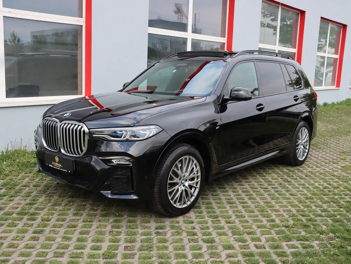 BMW X7 30d M-Paket | 7-Sitzer | TV | VOLL AUSTATTUNG | Schwarz - 2