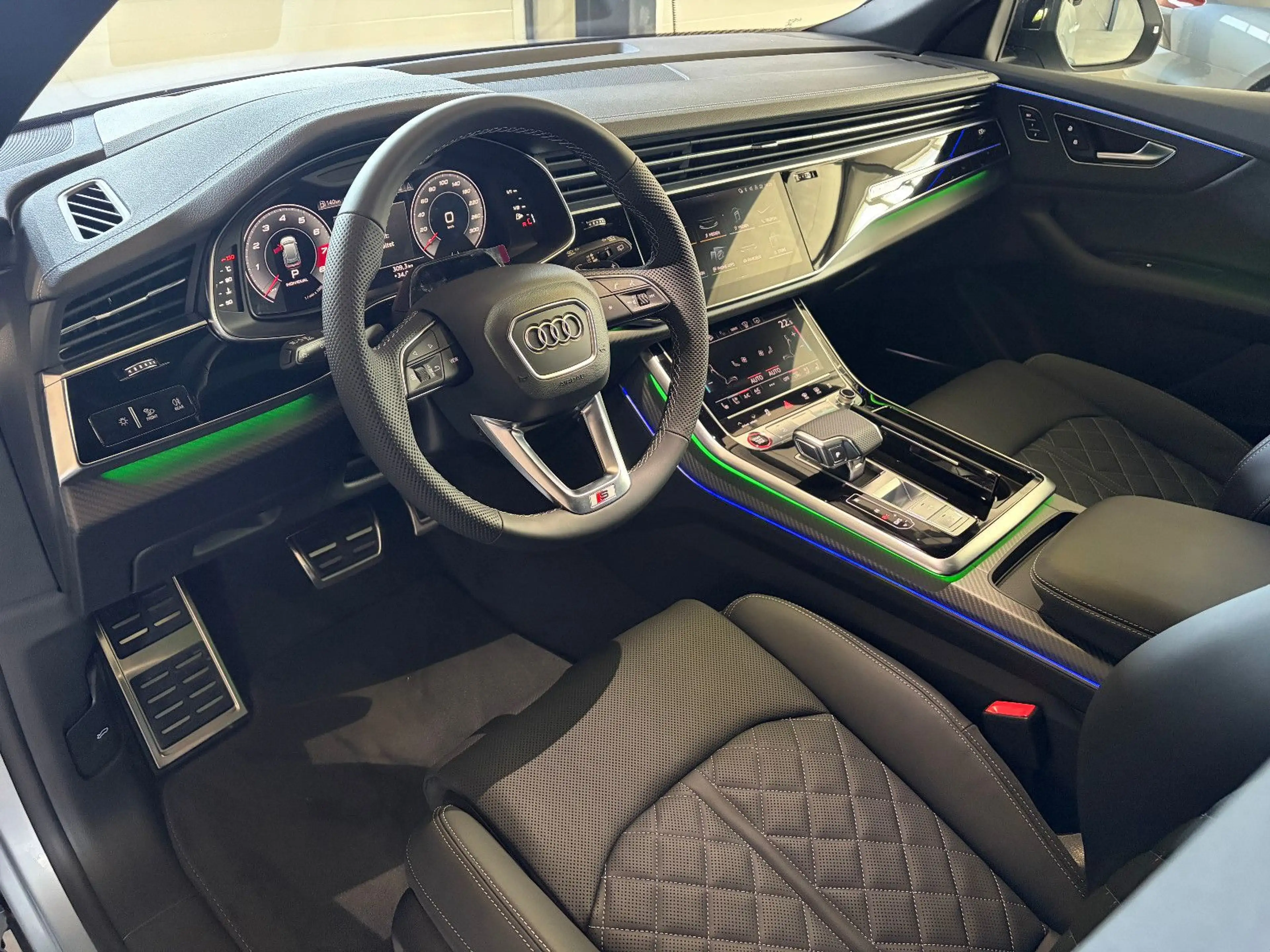 Audi SQ8 4.0 TFSI quattro SILBER/CARBON/MASSAGE — photo 15