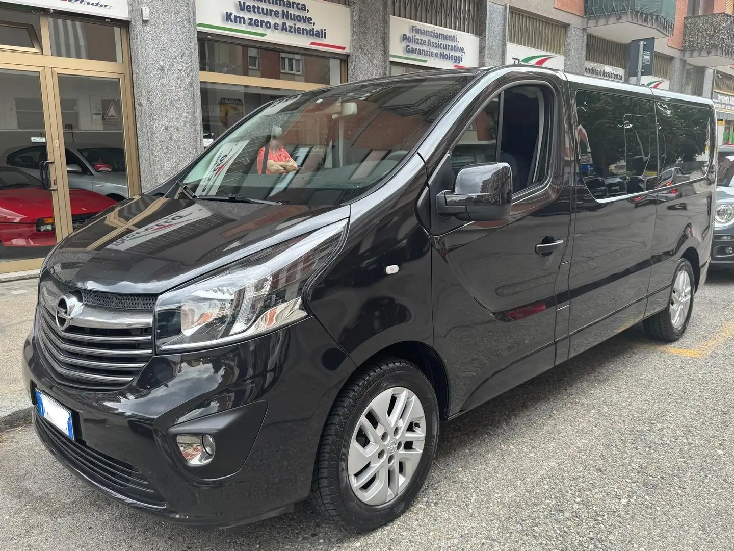 Opel Vivaro 29 L2H1 combi M1 1.6 bit.145cv S&S 9P DOPPIO CLIM Noir - 1