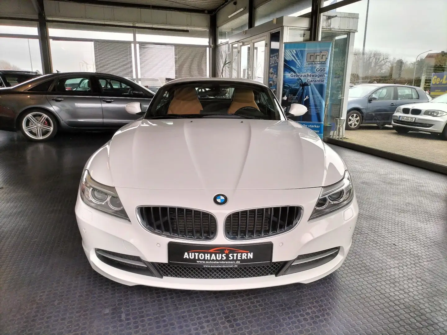 BMW Z4 Roadster sDrive 18i*Leder Kansas*Shzg*Navi* Weiß - 2