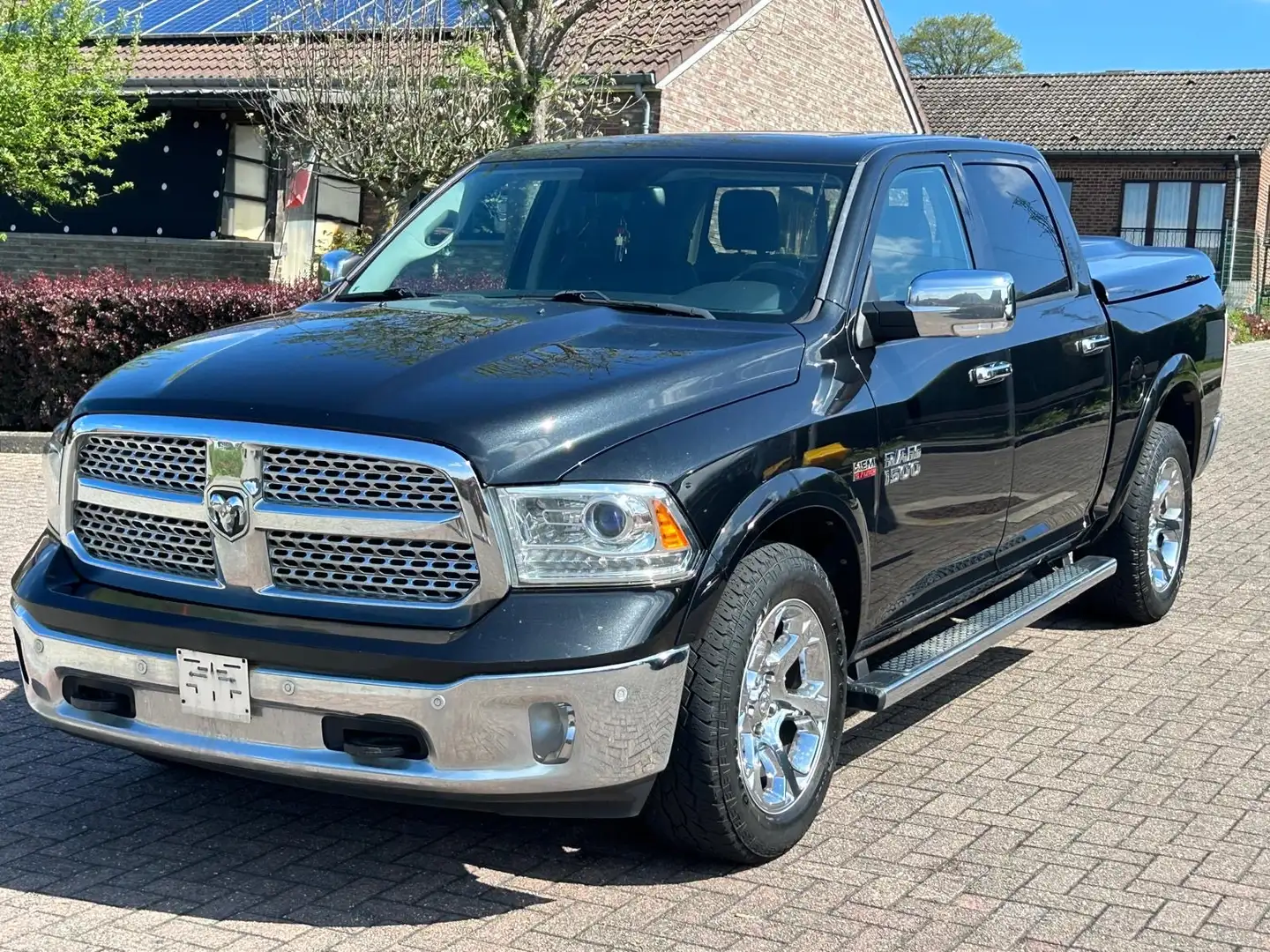 Dodge RAM 1500 HEMI 5.7L LPG Noir - 1