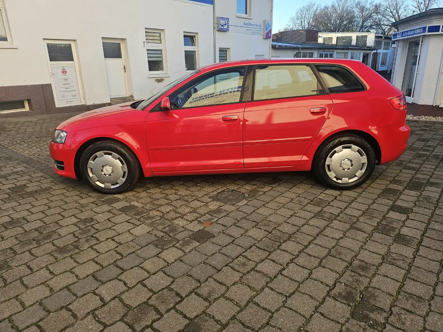 Audi A3 1.2 TFSI Attraction Rot - 2
