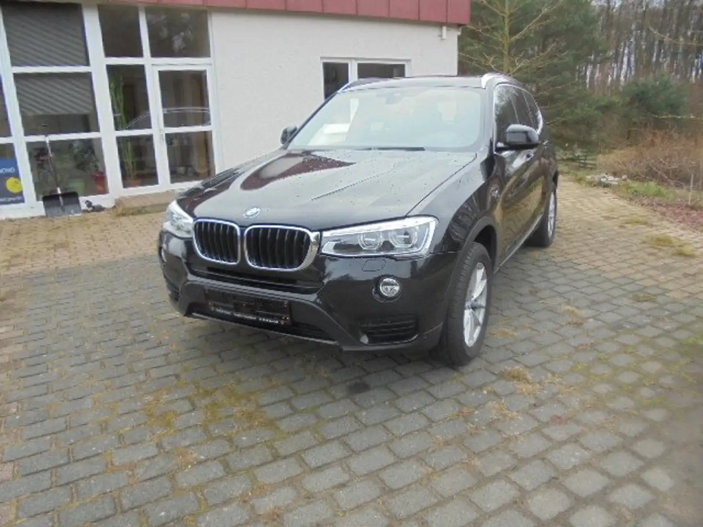 BMW X3 xDrive20d Advantage Schwarz - 1