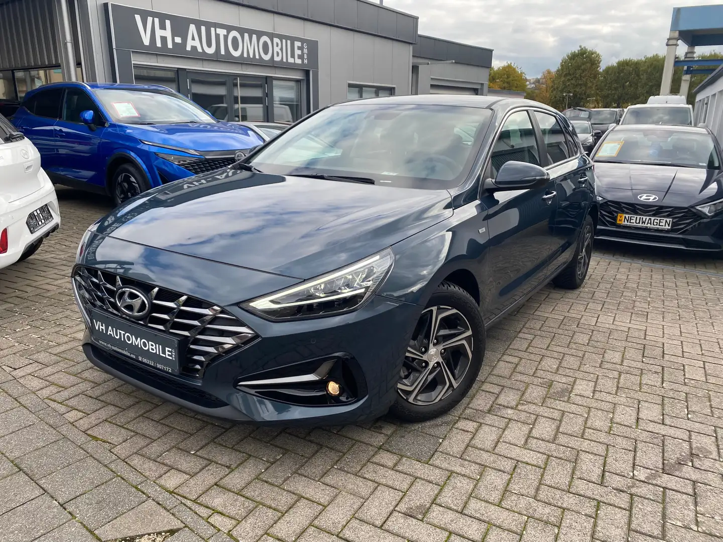 Hyundai i30 1.5 T-GDI*16"ALU*LED HSW*NAVI&PDC vo&hi&KAMERA+SHZ Violett - 1