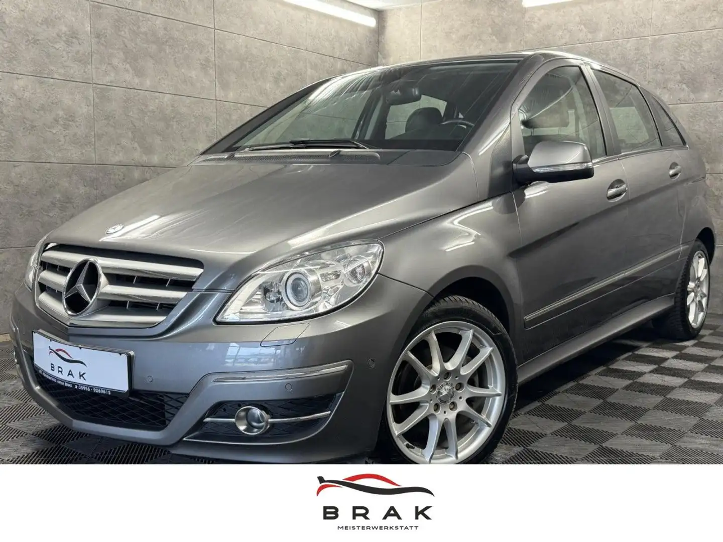 Mercedes-Benz B 200 CDI Bi-Xenon*AHK*SHZ*PDC*Tempomat Klima Grau - 1