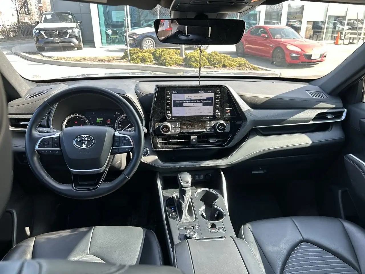 Toyota Highlander снимка Toyota Highlander