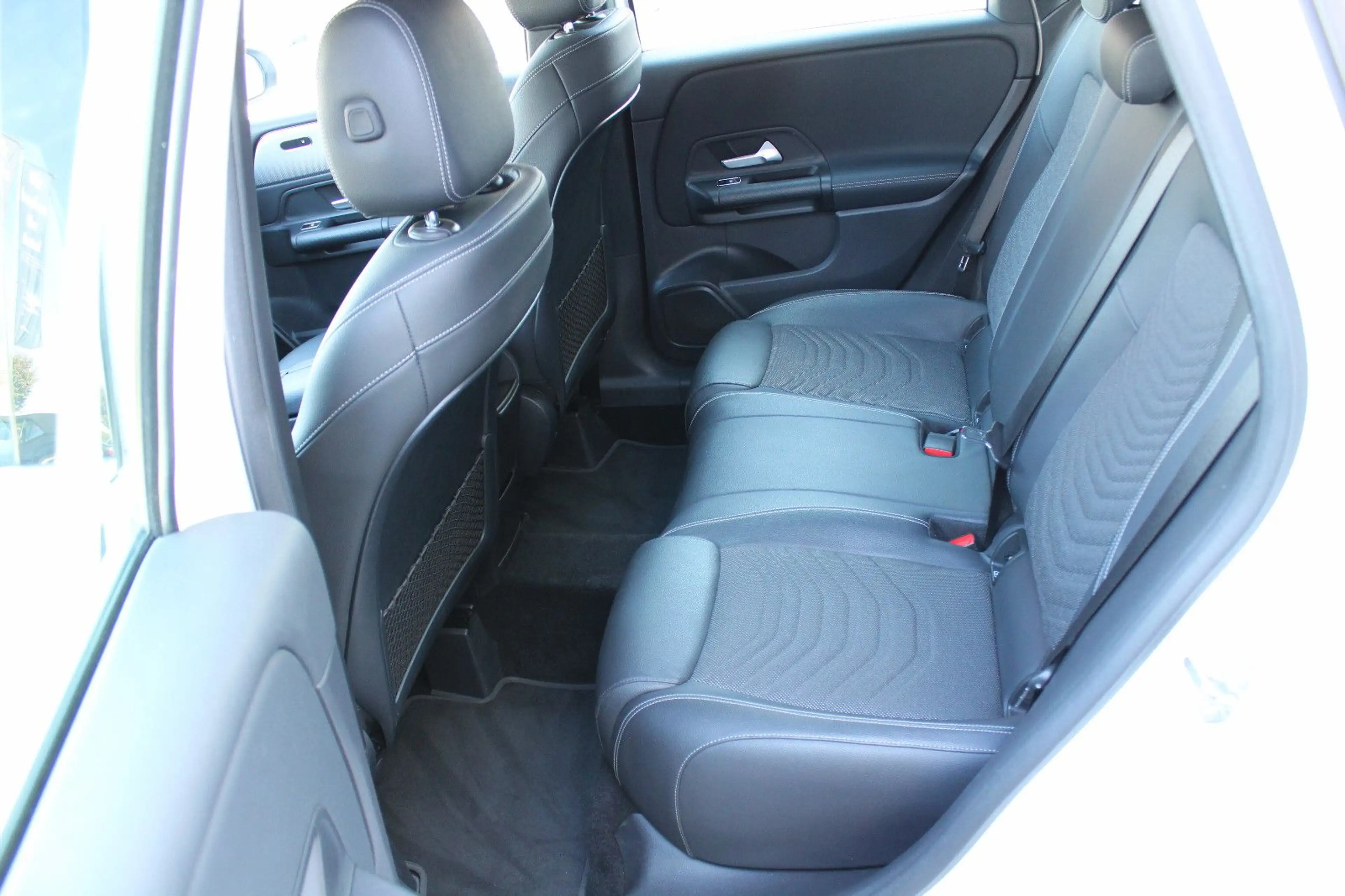 Mercedes-Benz B 160 d STYLE (RÜCKFAHRKAMERA,TEILLEDERSITZE) — photo 9