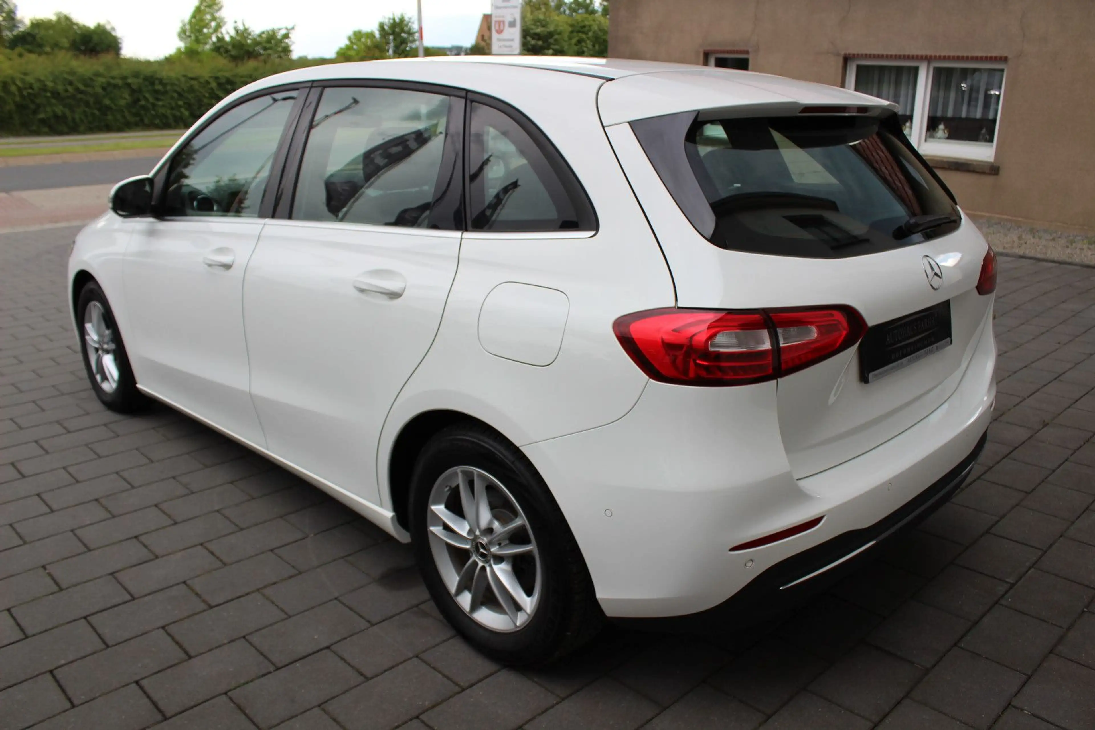 Mercedes-Benz B 160 d STYLE (RÜCKFAHRKAMERA,TEILLEDERSITZE) — photo 2