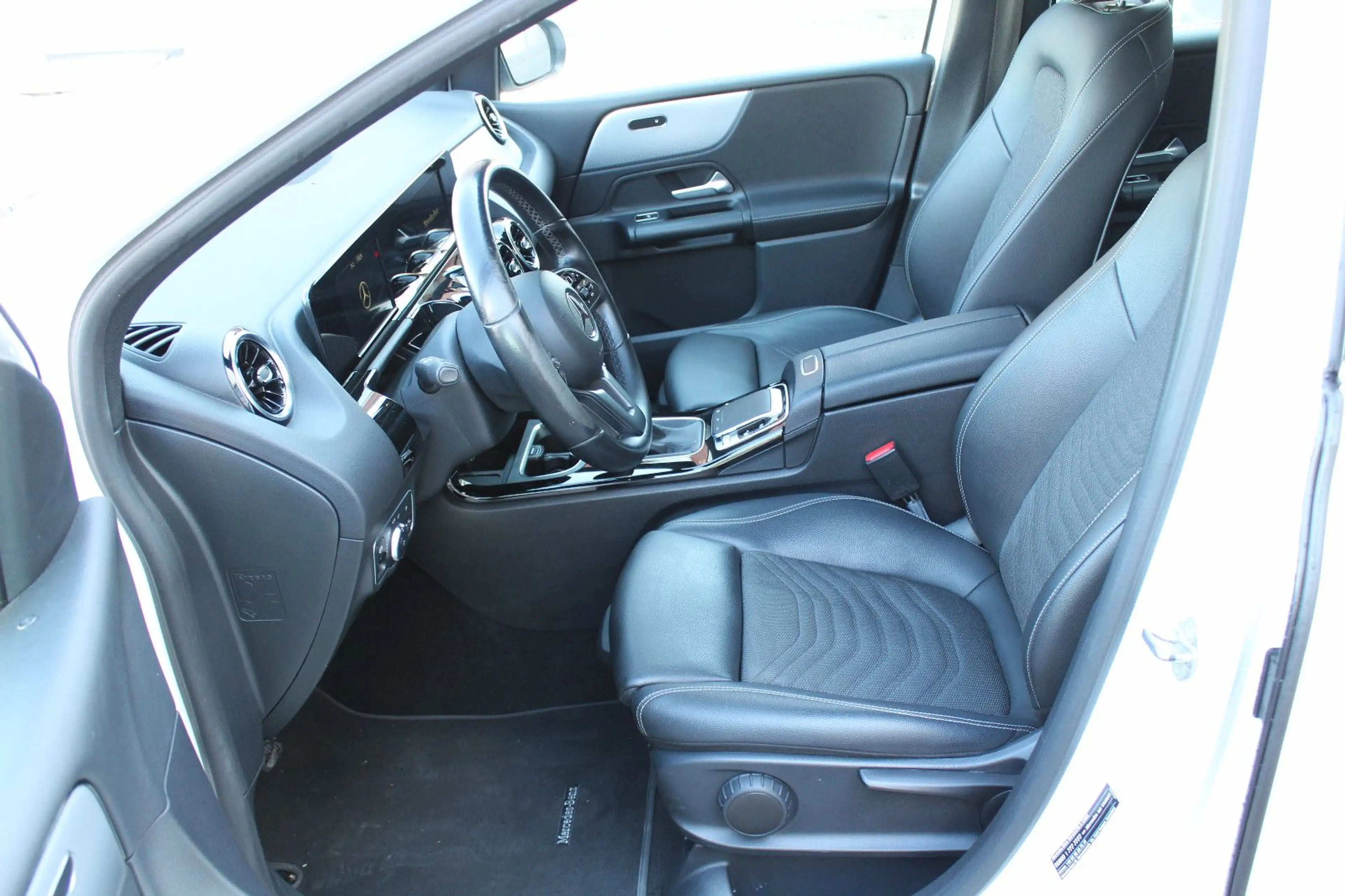 Mercedes-Benz B 160 d STYLE (RÜCKFAHRKAMERA,TEILLEDERSITZE) — photo 8
