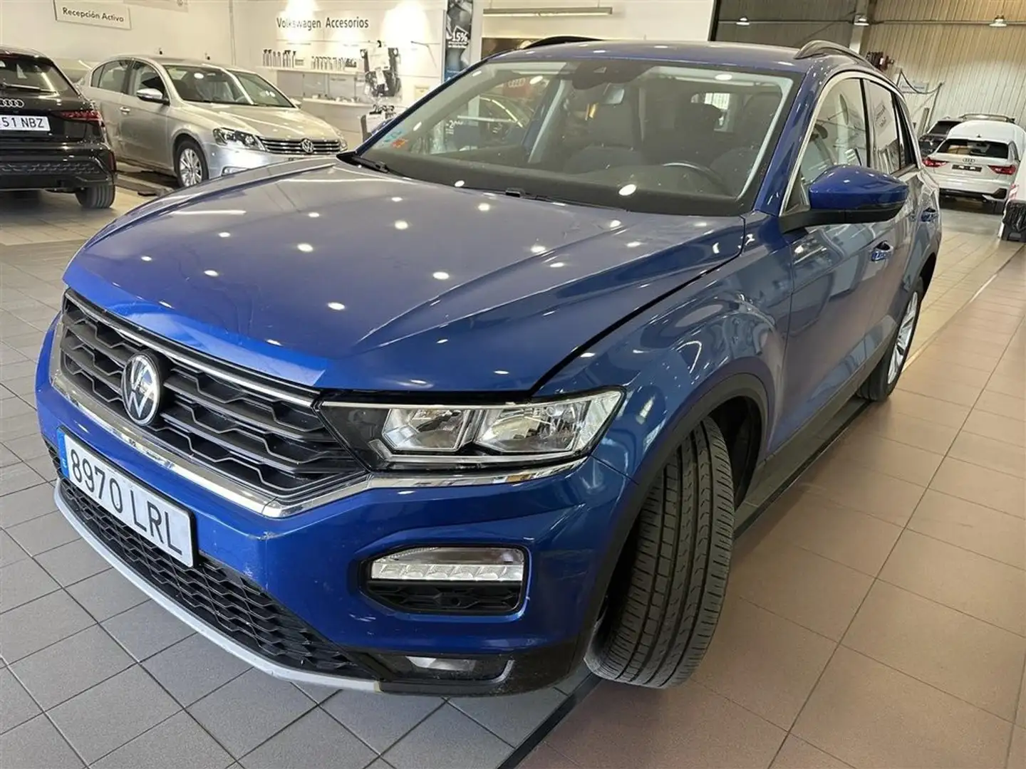 Volkswagen T-Roc 1.0 TSI Advance 81kW Azul - 2