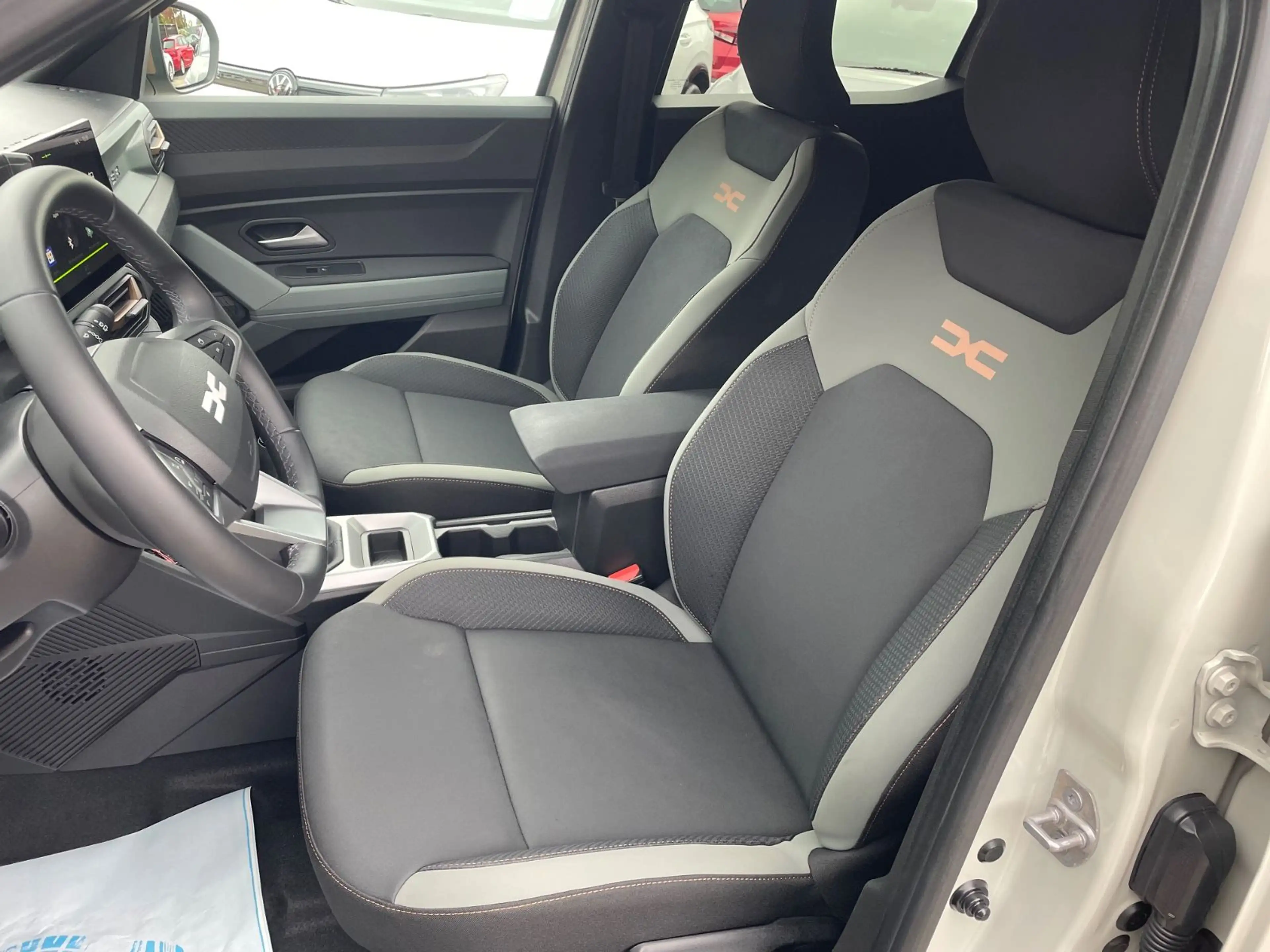 Dacia Duster III TCe 130 Extreme/Klima/Navi/Kamera/PDC — photo 11