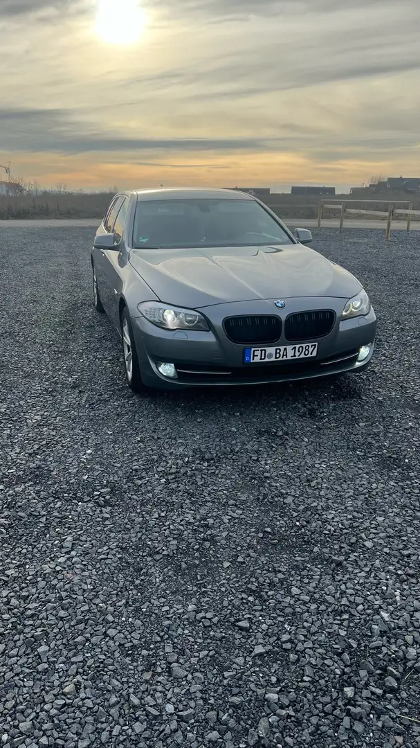 BMW 520 520d Touring Grau - 1