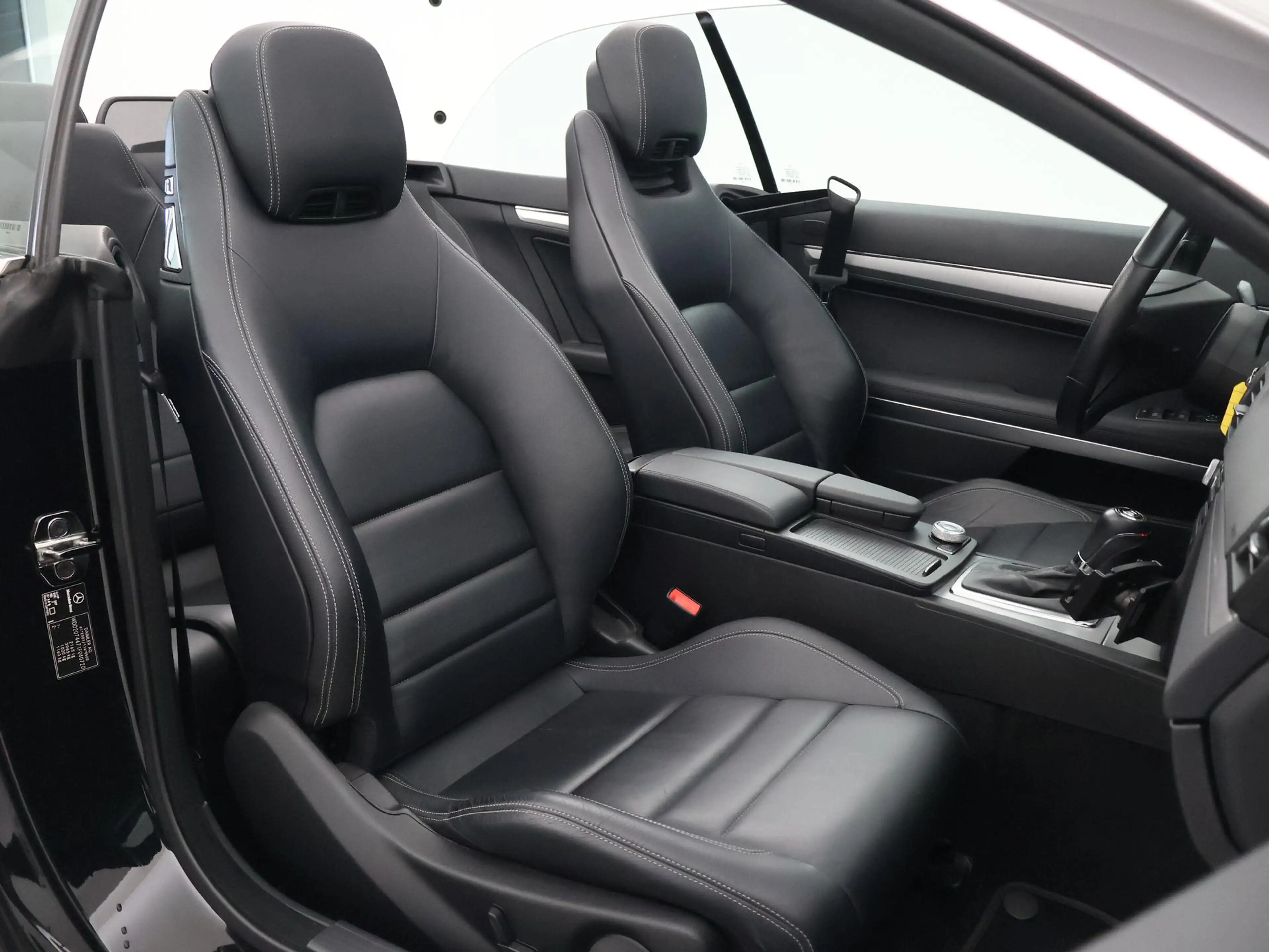 Mercedes-Benz E 250 Cabrio CGI 204 PK AUT. + AIRSCARF NEKVERWARMING | — photo 4