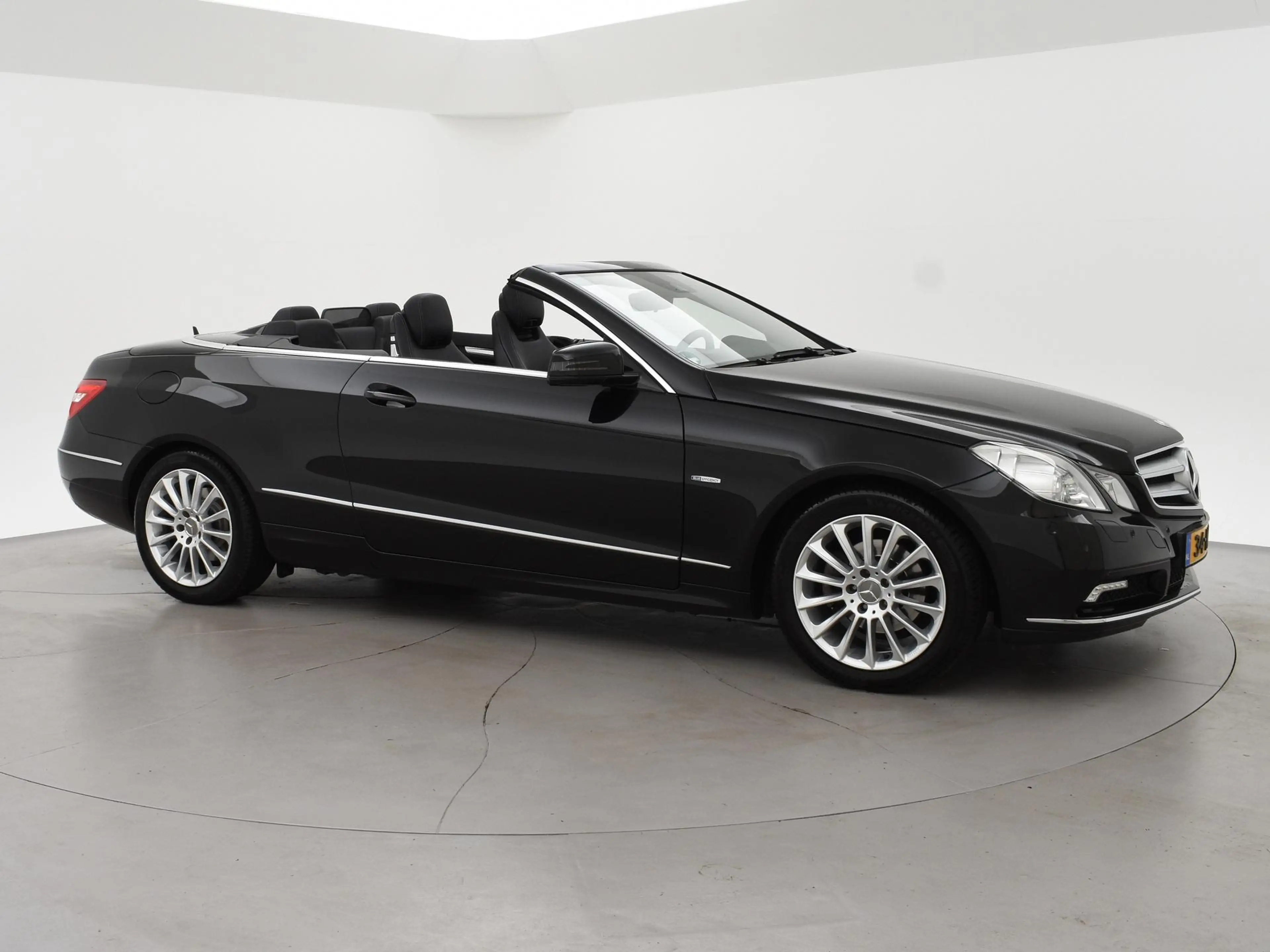 Mercedes-Benz E 250 Cabrio CGI 204 PK AUT. + AIRSCARF NEKVERWARMING | — photo 22