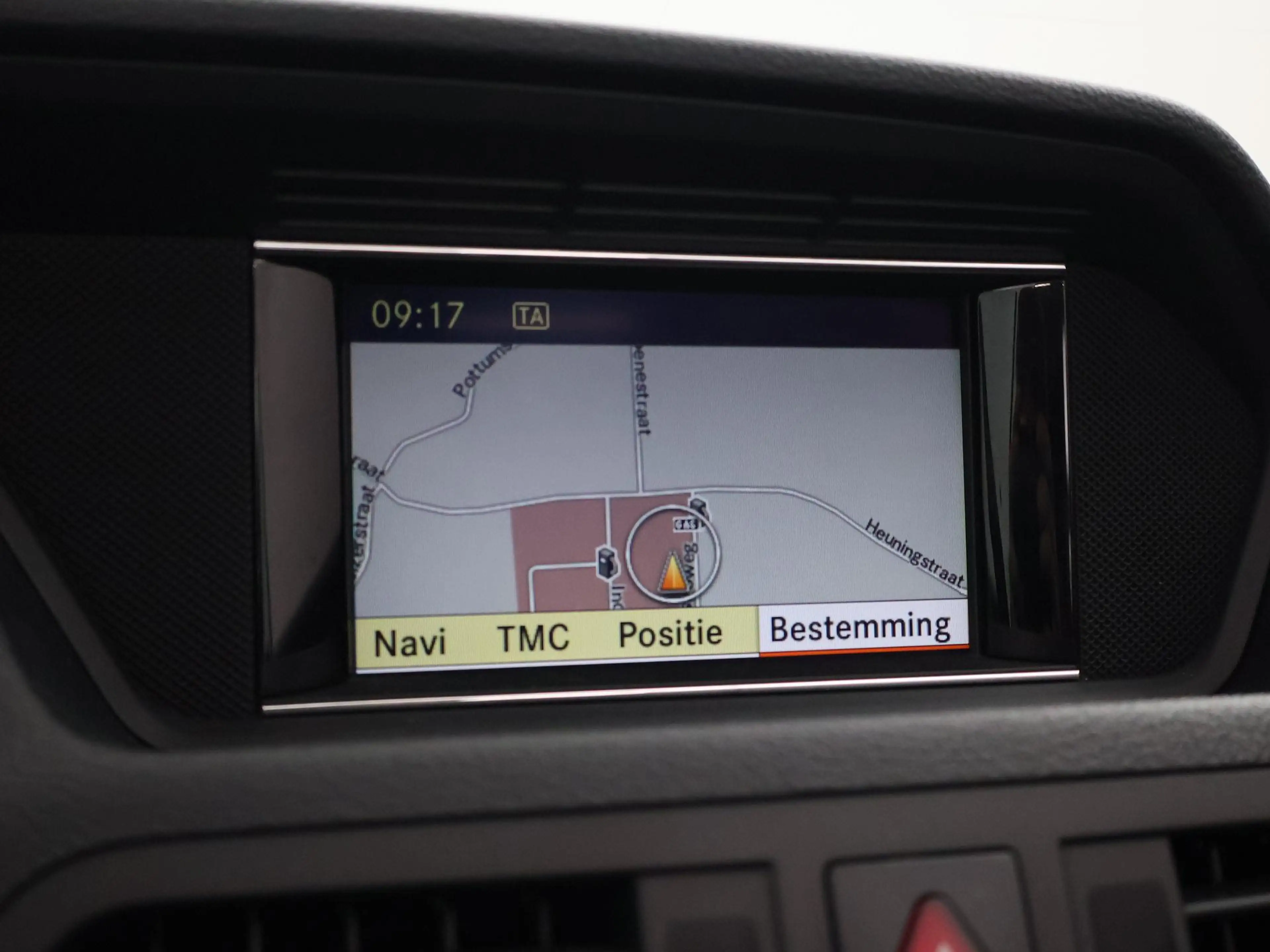 Mercedes-Benz E 250 Cabrio CGI 204 PK AUT. + AIRSCARF NEKVERWARMING | — photo 18