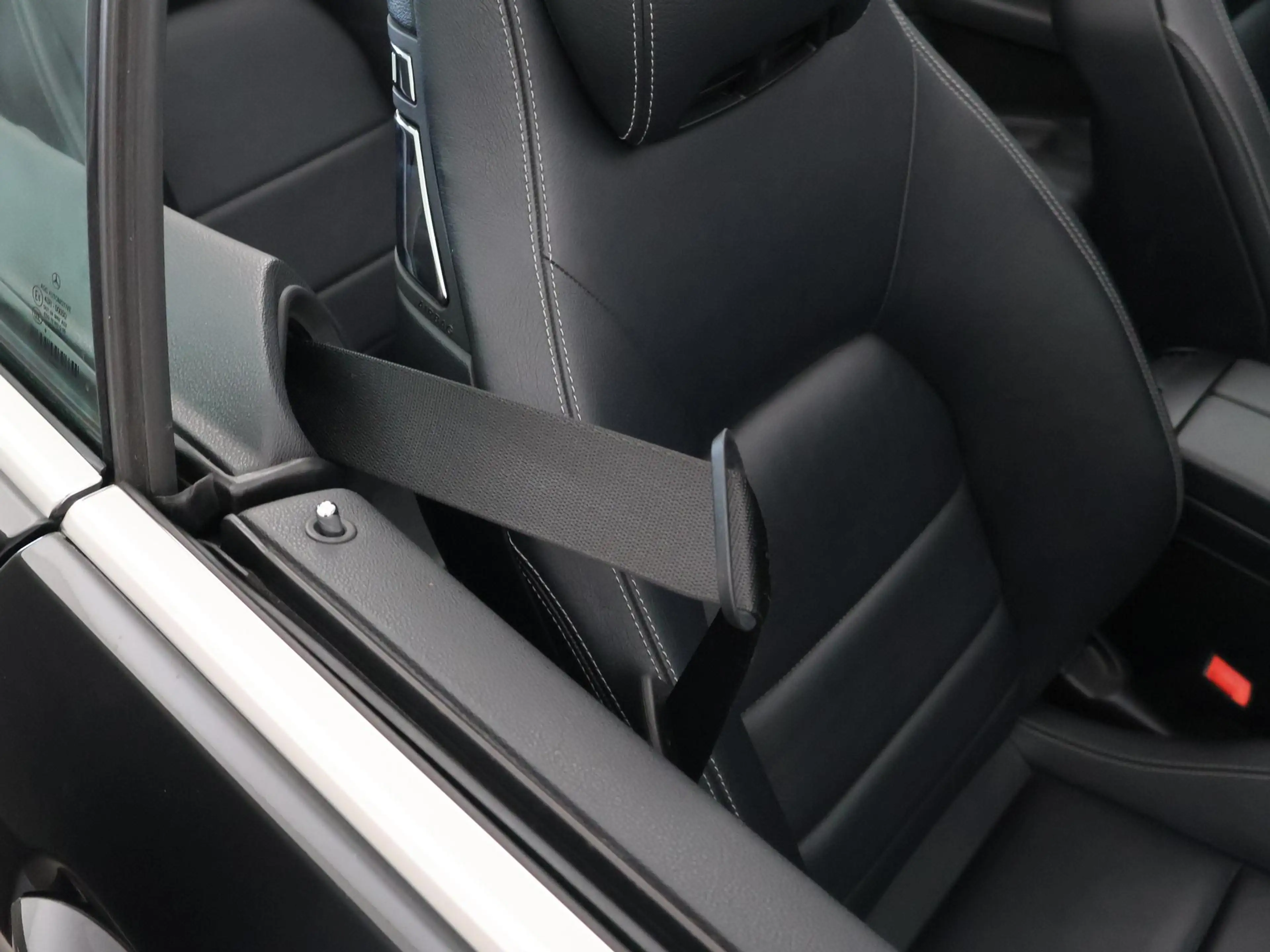 Mercedes-Benz E 250 Cabrio CGI 204 PK AUT. + AIRSCARF NEKVERWARMING | — photo 16