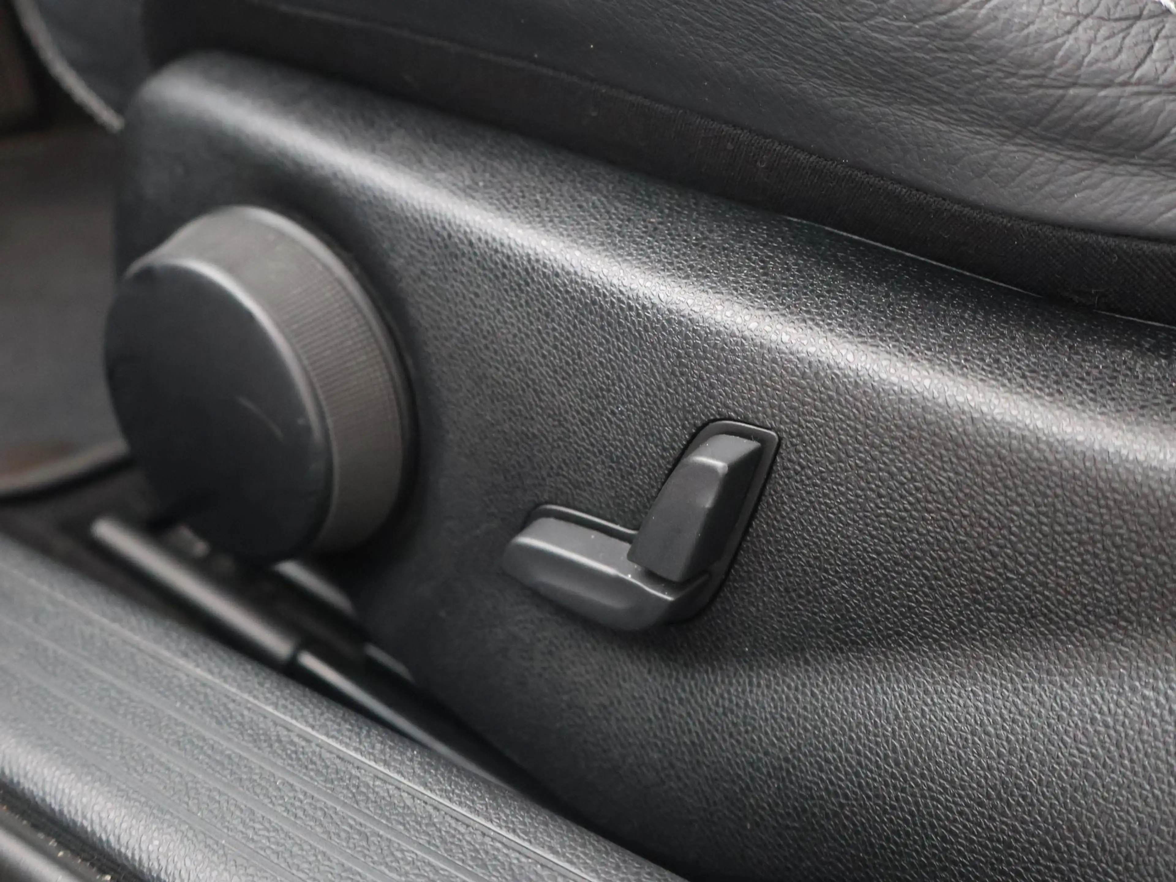 Mercedes-Benz E 250 Cabrio CGI 204 PK AUT. + AIRSCARF NEKVERWARMING | — photo 47