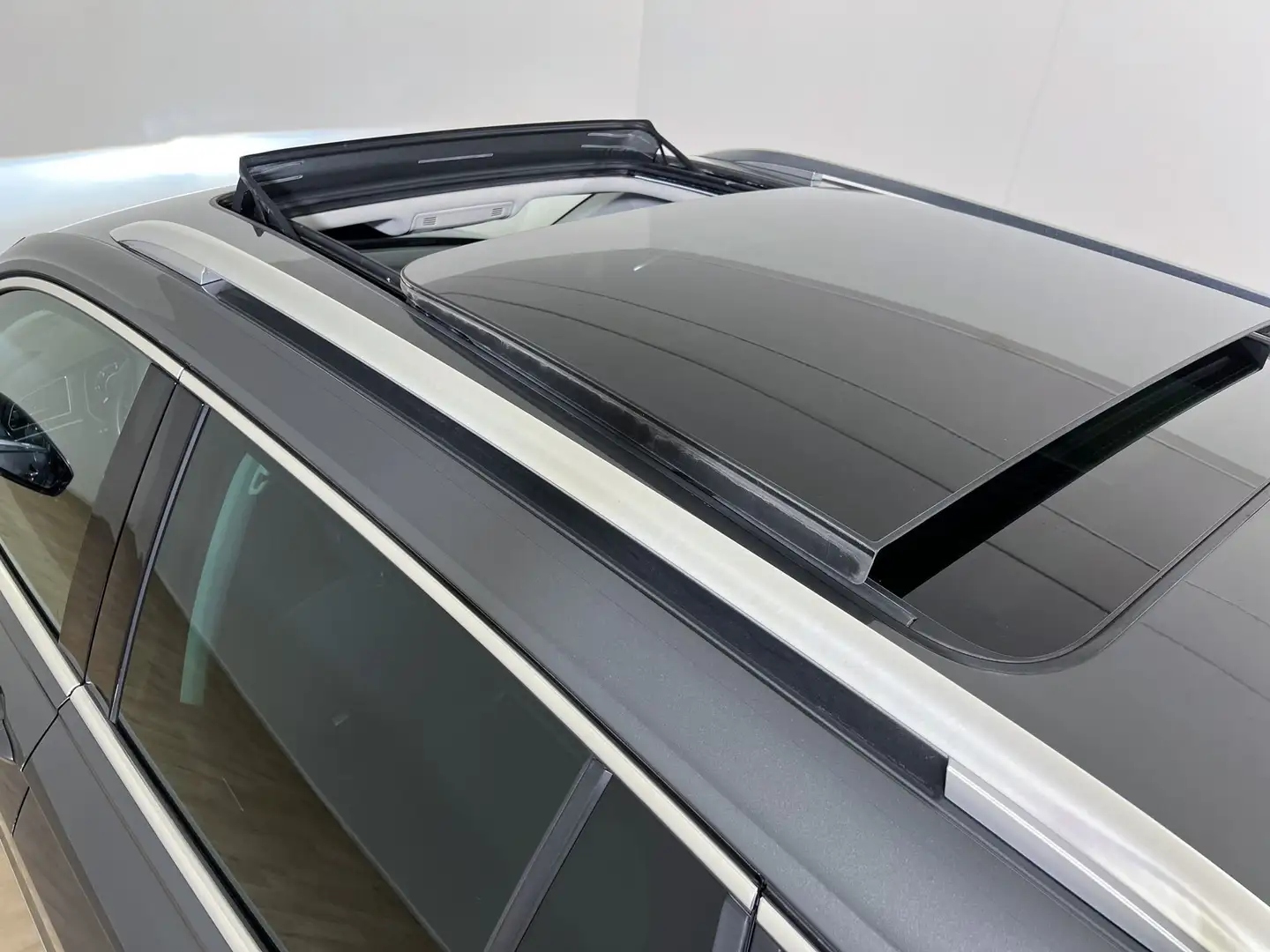 Volkswagen Tiguan 2.0 TDI DSG Advanced BMT - 2