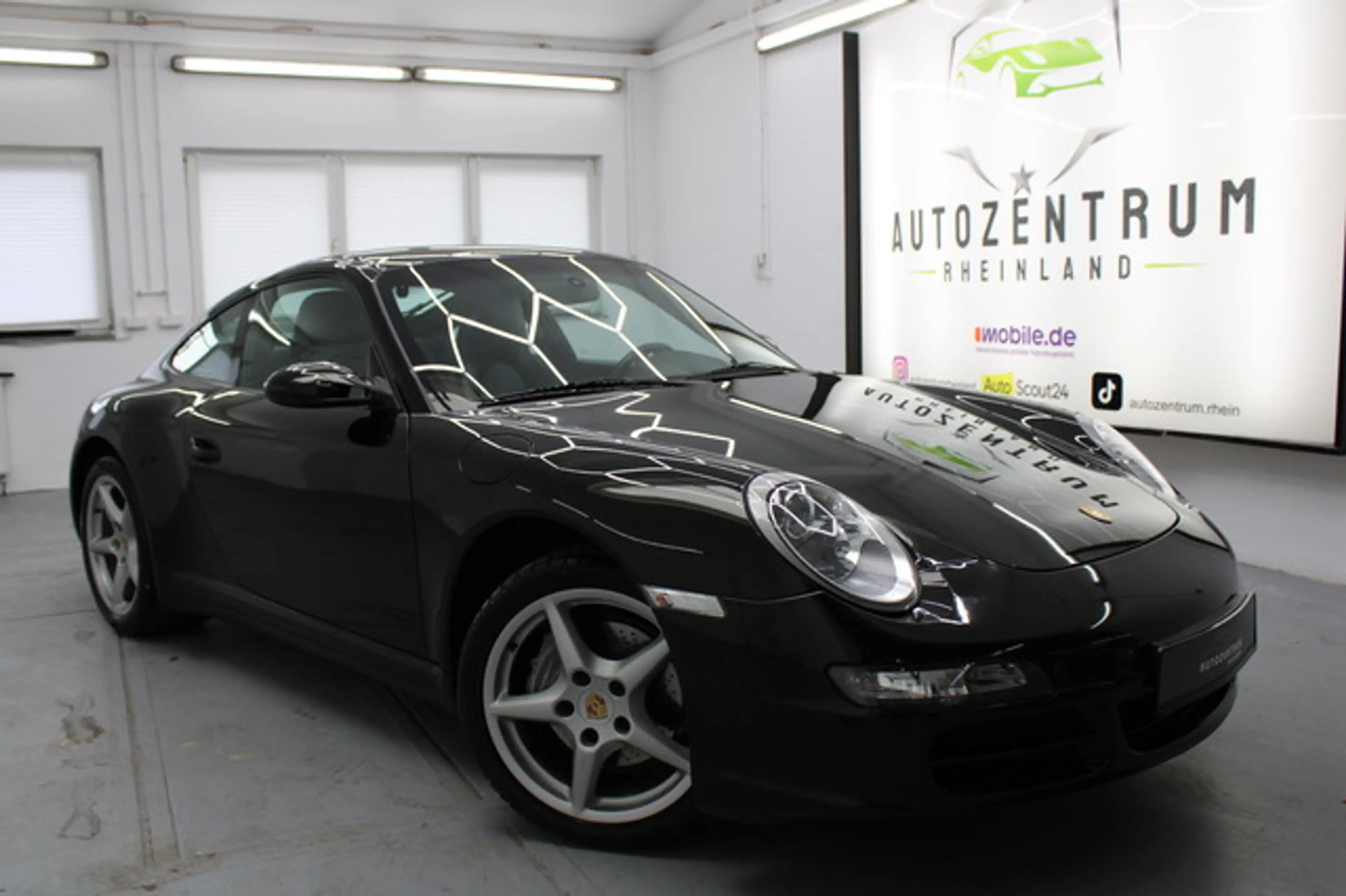 Porsche 911 Carrera 4 Coupe NAVI/PDC/PCM/DT.FZG/Xenon — photo 3