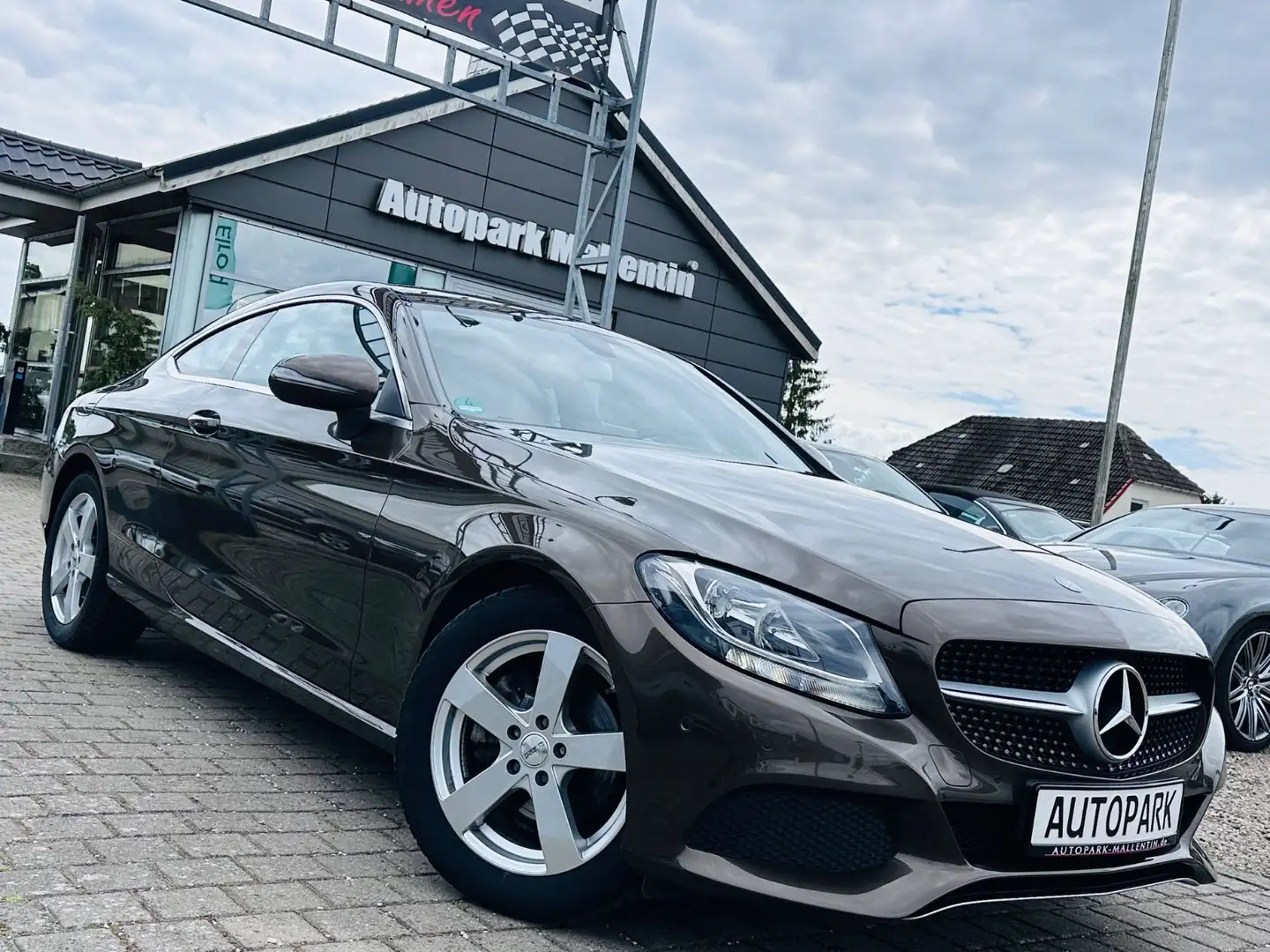Mercedes-Benz C 200 Coupe*AUTOMATIK*LEDER*TEMPOMAT*NAVI*PDC* Braun - 1