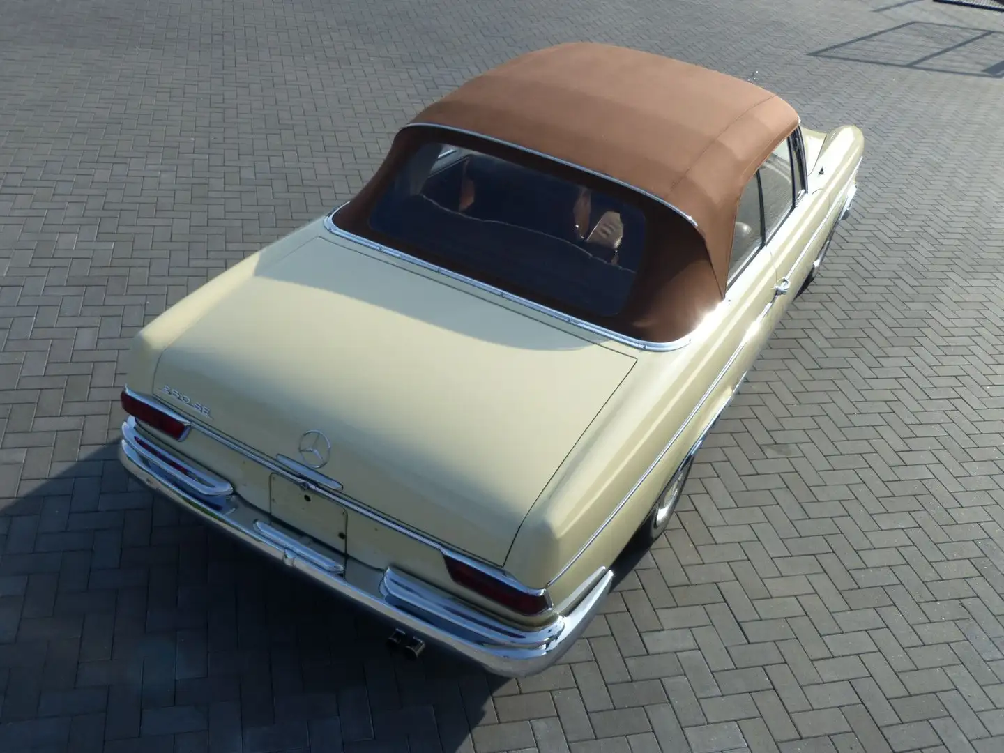 Mercedes-Benz 250 SE Cabriolet Beżowy - 2