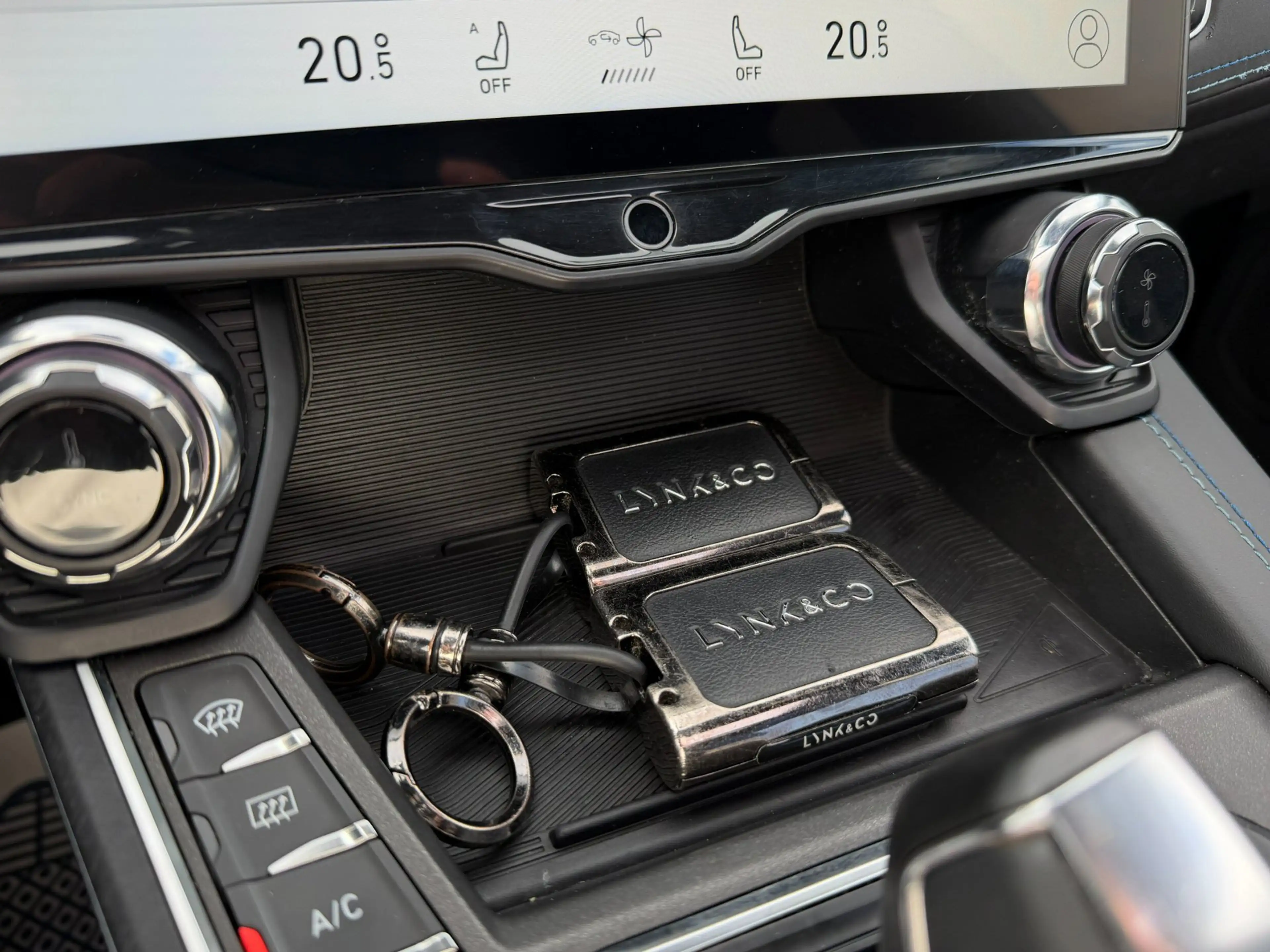 Lynk & Co 01 1.5 Trekhaak l Pano l NAVI l Camera l Zwarte Hemel — photo 5