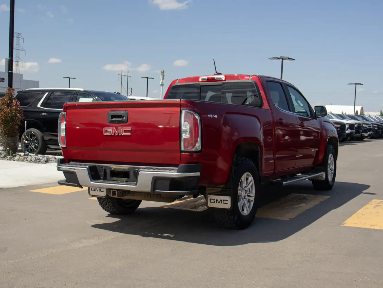 GMC Canyon photo GMC Canyon