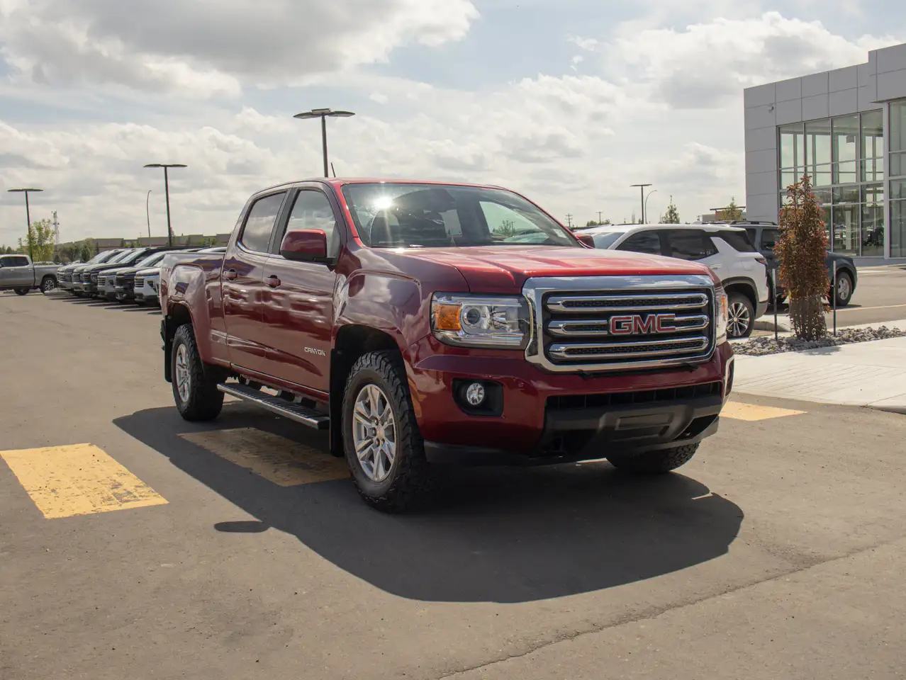GMC Canyon photo GMC Canyon