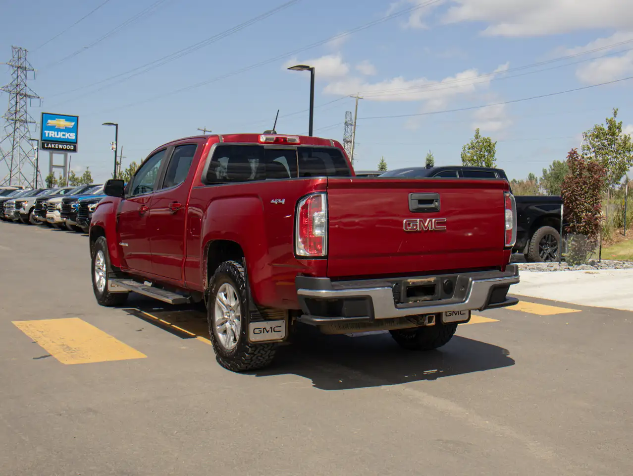 GMC Canyon photo GMC Canyon
