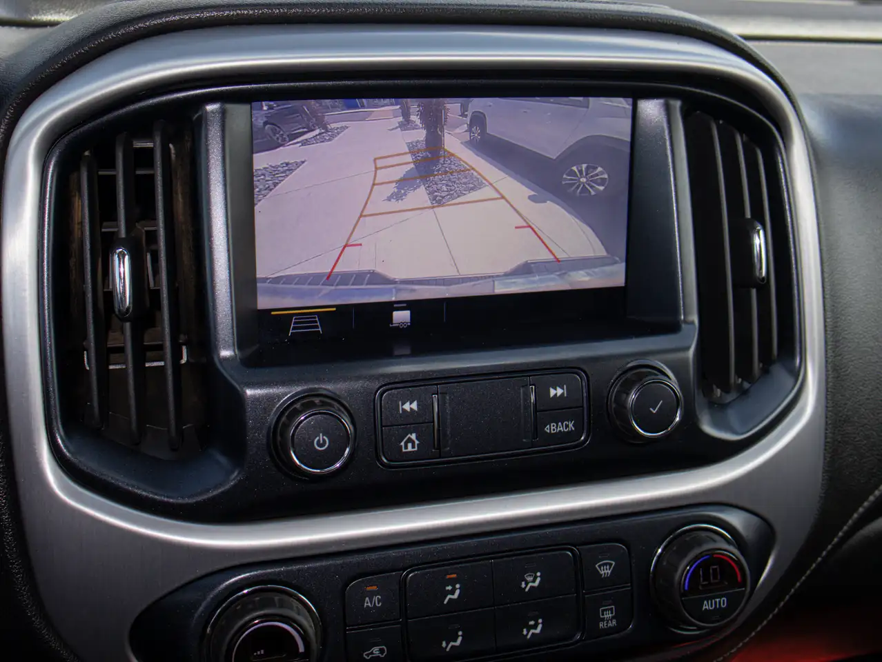 GMC Canyon photo GMC Canyon