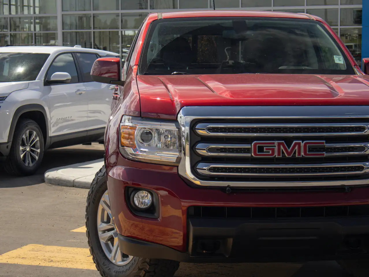 GMC Canyon photo GMC Canyon