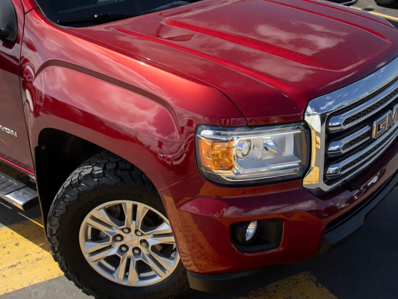 GMC Canyon photo GMC Canyon