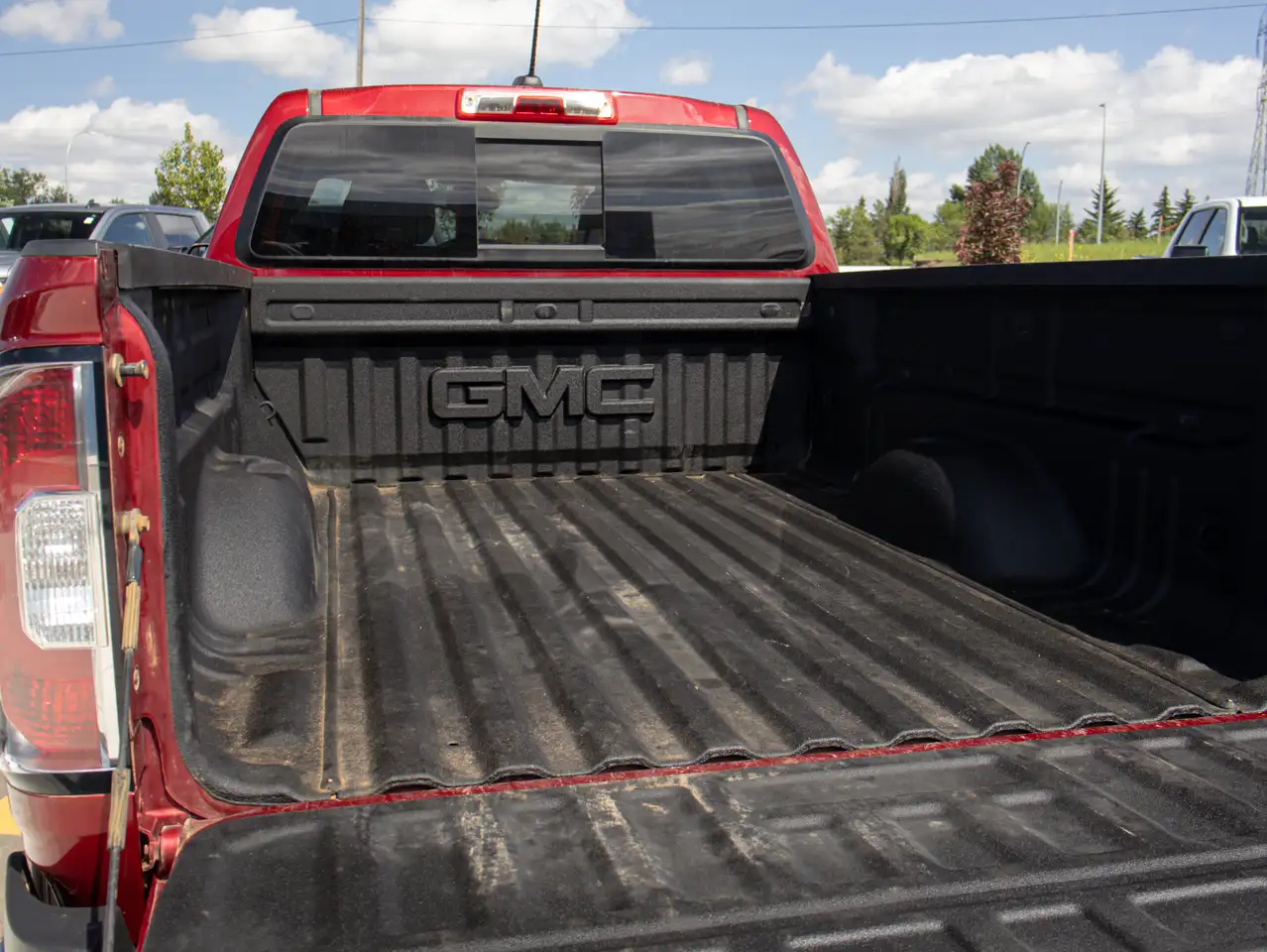 GMC Canyon photo GMC Canyon